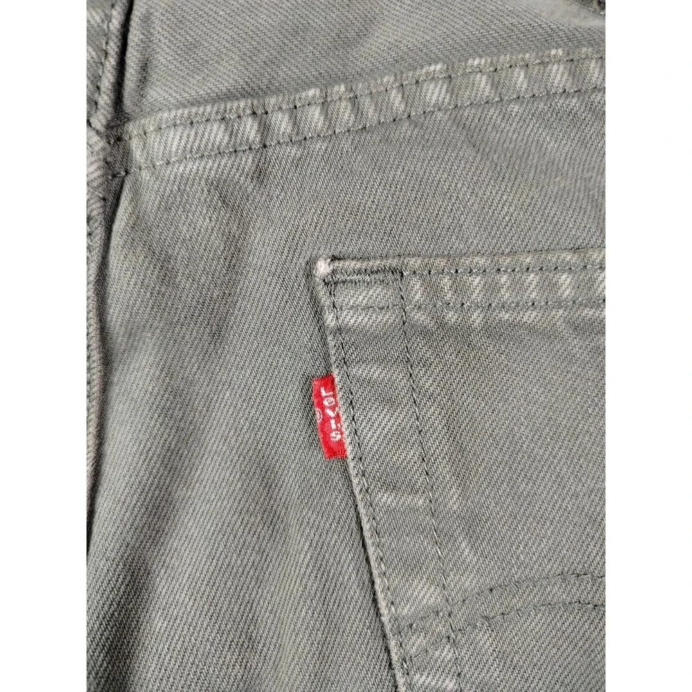 Levis fading provides 12
